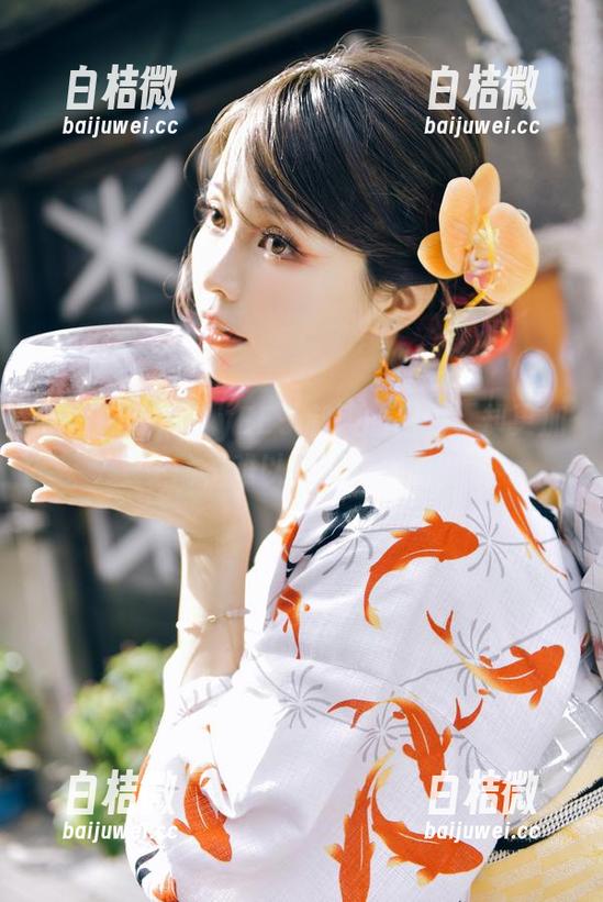 不信你瞧，ElyEE子制服的原图，却更加生动，难以抗拒的状态。