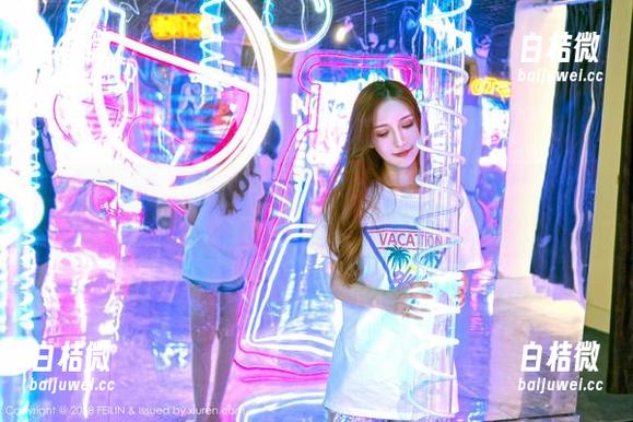Feilin嗲囡囡 - SiByl李思宁的奶牛写真：牛肉吃多了，梦里都是！