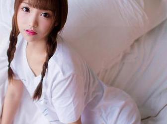 GIRLT果团网 – 看！little贝壳喵的私拍图集：丝袜配上她的姿态，光是想象一下就不简单啊。