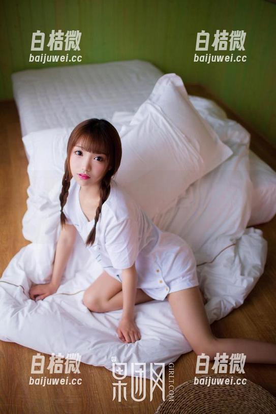 GIRLT果团网 - 看！little贝壳喵的私拍图集：丝袜配上她的姿态，光是想象一下就不简单啊。