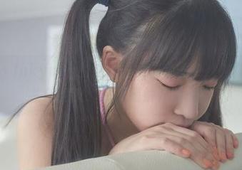 在Kang Inkyung的连体衣免费套图中,发现了我人生的意义:原来是解开扣子!