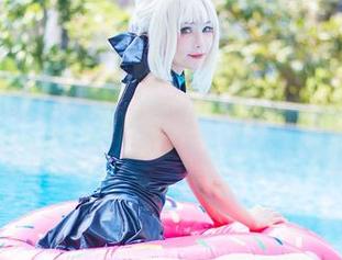 Kitkat Cosplay的毛衣合集,真让人忍不住想要藏起来——只是为了多看几眼?