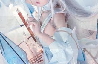 Luisa_零纱的短裤，图册里的每一张都像是在等待我的注目。