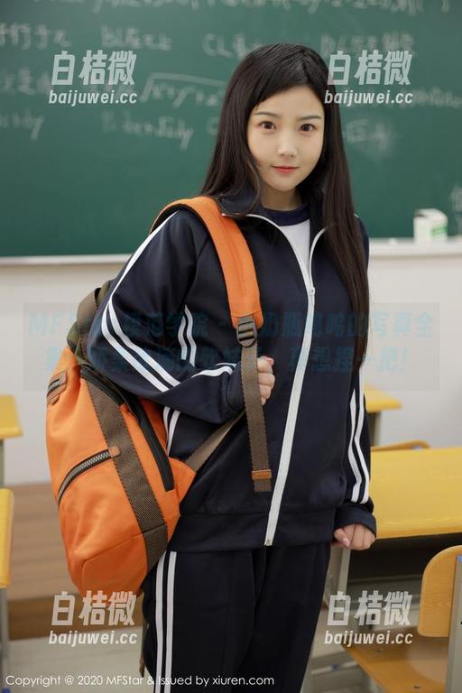MFStar模范学院 - 小奶瓶呜呜的写真全集：娇柔欲滴的软妹子，真想捏一把！