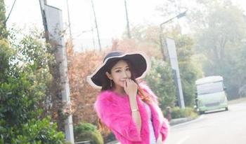 MiStar魅妍社 – 快来下载FoxYini孟狐狸毛衣的图片，要是没看见你会想念的！