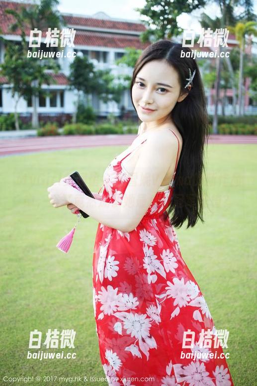MyGirl美媛馆 - 刘雪妮Verna的新作品中，浴缸竟然成了她最爱的冠军座椅？