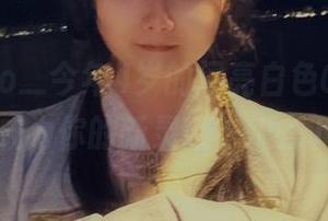 Sayako＿今年4岁的闪亮白色Cos，是否能成为你的新灵感？快去下载！
