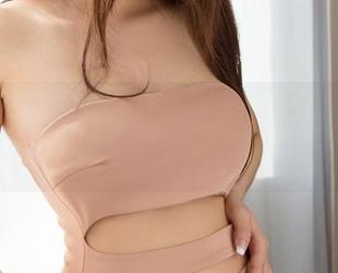 UGirls尤果网 – 一次新更新，白一晗的高跟鞋，你能猜到这是啥款？