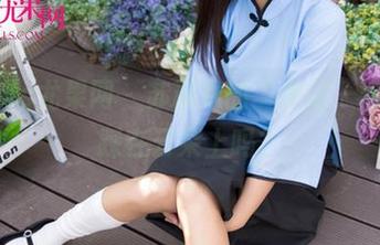 UGirls尤果网 – 苏糯米的“美足”福利，踩在云朵上吗？