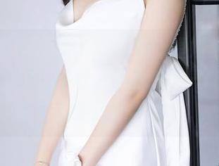 XIAOYU语画界 – “Cris_卓娅祺制服套图”—美图拍得好，配合这骚气的制服，果然是拿捏了我的心。