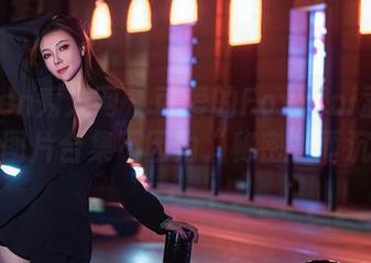 Xiuren秀人网 – 可爱的FoxYini孟狐狸，图片合集不因为“秘密”而沉默