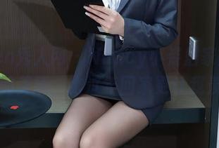 Xiuren秀人网 – Nancy小姿居家图包：轻松的美感，比过年回家更让我羡慕。