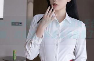 Xiuren秀人网 – 千夜未来的女王合集：天哪，这姿态，真是太有能量了！