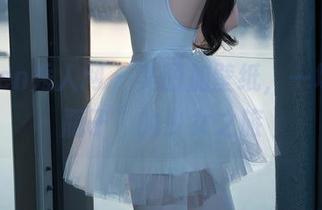 Xiuren秀人网 – 美图加壁纸，一场“奶瓶子”的少女之旅