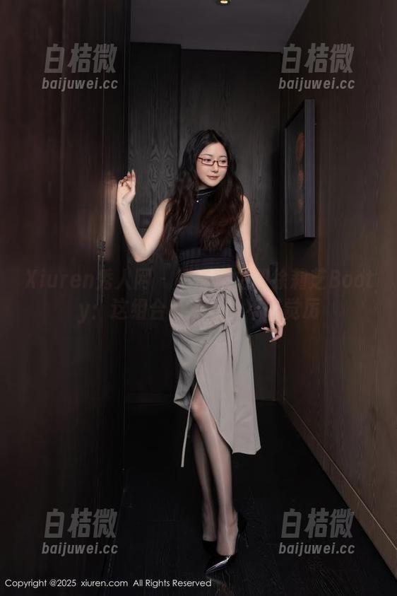 Xiuren秀人网 - 吊带私拍和徐莉芝Booty：这组合有点让人不明觉厉