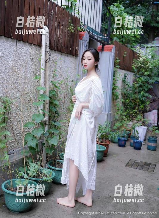 Xiuren秀人网 - 楚恬Olivia的无圣光图包，漩涡里满是“哦哟，好可爱”，你能抗拒吗？