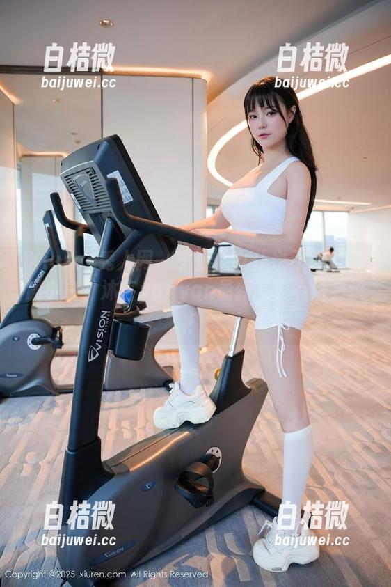Xiuren秀人网 - 宁愿做女仆也不愿做厨房小白？沐言yanyan最新写真有话要说！