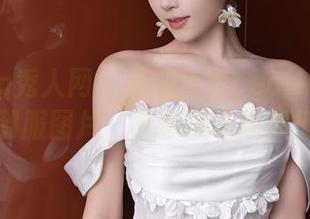 Xiuren秀人网 – 看陆萱萱cecillia的定制制服图片，你会想咋穿都行！