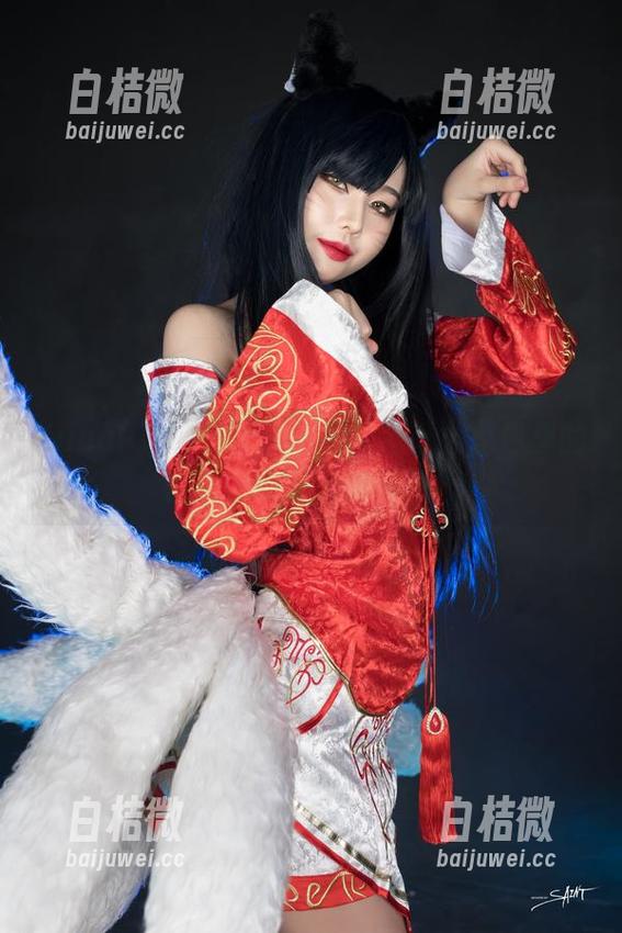 Yuna(윤아)一直在白裙里私语：图包里的轻透意境竟如此清新！