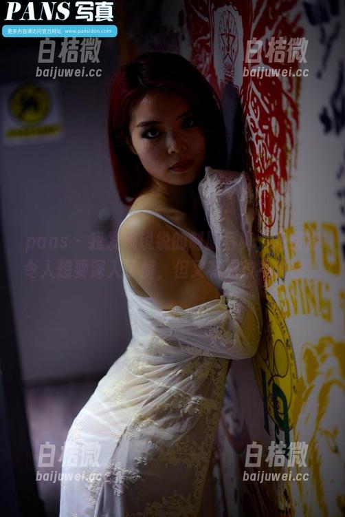 pans - 我发现锐锐的制服写真，高清得令人想要深入了解，但又有点拉不开眼。