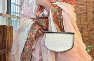 不呆猫的福利图集，YOUMI尤蜜-Dressedup，表面上的一切似乎都在暗示些啥。