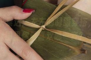 丽柜 – 求票选：左左的制服穿搭，高清美图里你最喜欢哪一套？