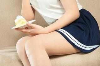 丽柜 – 天台写真：下载怡萱的风，更重要的是上不去？