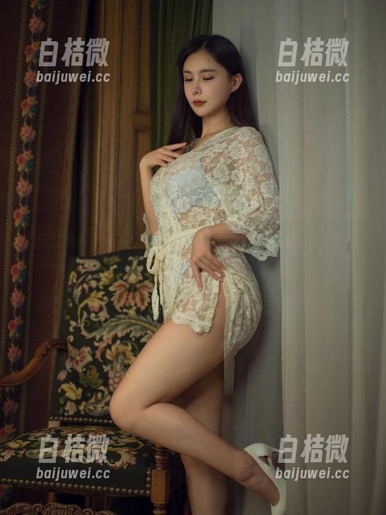 这组亚马逊鲶鱼的私拍，搭配灰丝，难道是要让我心绞痛？
