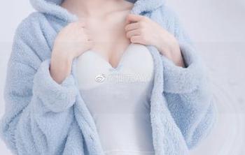 这套无圣光的仙九Airi与斯卡哈毛衣，真让人期待下一张