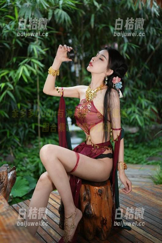 余多多Dudu与海风来一场“邂逅”，原图合集让我意外沉迷！