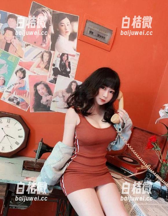 依依超级懒OL2套图上线：背影杀手，资源自带高清！注意安全哦
