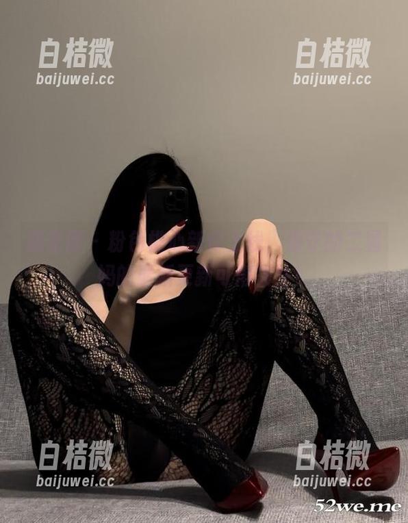 微密圈 - 粉色桃心新作上线，保守的二舅妈的最新更新可得关注！