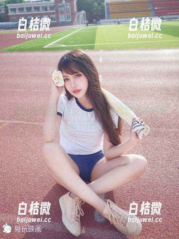 兔玩映画的胶衣女仆：我这就拿起了扫把，但脑中在打草稿！