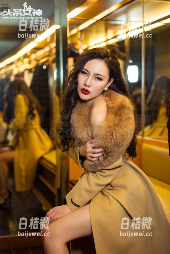 头条女神 - 李丽莎的图包，秘密又隐晦，连我自己都忍不住想往里看！