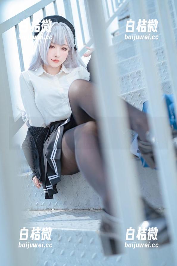 星星都嫉妒的女神！宫本樱的图包值得你为啥花重金。
