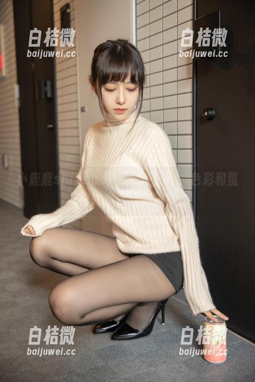 小鹿鹿shika的中秋私拍图包，色彩和氛围你最喜欢哪种？