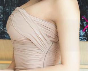 尤果网 – 校服也能这么有层次，私房写真里的李思宁真会玩。