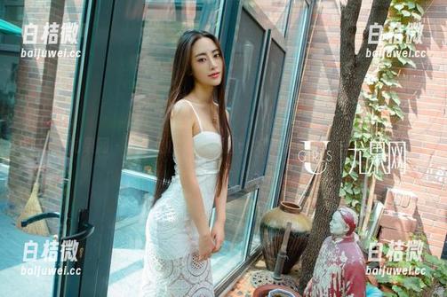 尤果网 - 李易童的短裤原图：好像我也想穿一下？