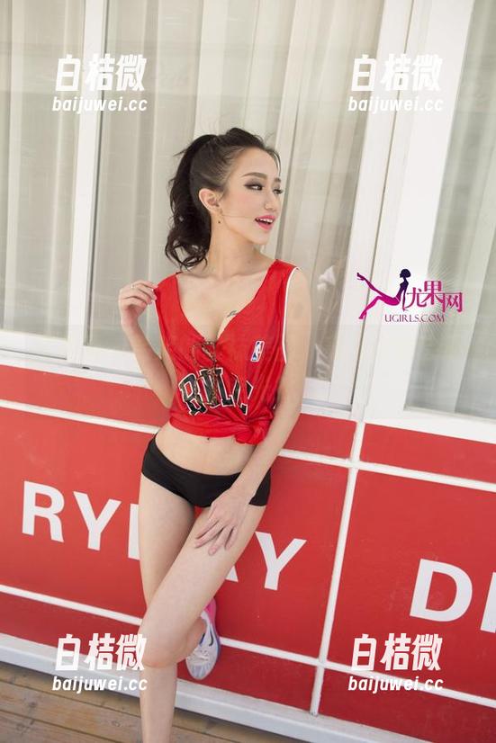 尤果网 - 笑笑的丝袜美图，穿上之后会不会走光？