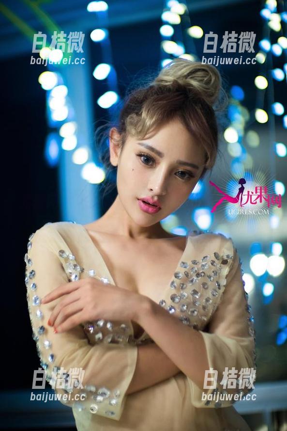 尤果网 - 校服合集，艾小青的穿搭也太会玩了吧？
