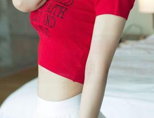 尤果网 – 我：再也不敢随便穿比基尼了。赵智妍：给我发美图我就不站出来了。