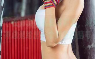 尤果网 – 在青树的私房写真里，妹妹的眼神总是给出一个解答的暗号