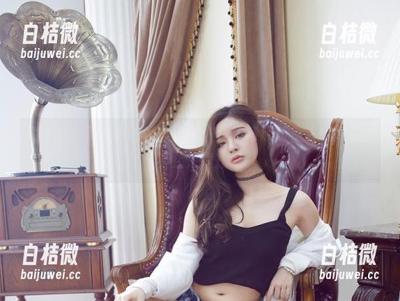 尤物馆 - 艾小青的海边情怀：在线高清版，海风掀起的不止是裙摆哦