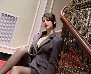 微密圈 – 作品如何俘获你？就是阿朱啊的白色吊带给你答案！