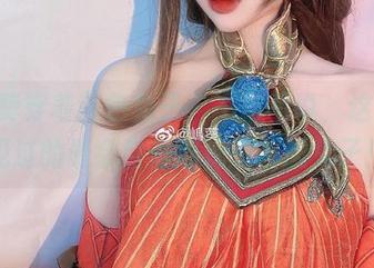 看嶋葵穿着蓝色兔子，不得不说，这是我见过的最会自信展现腿毛的兔子！