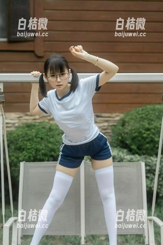白丝图包在手，幼水铃衣的魅力被下载！