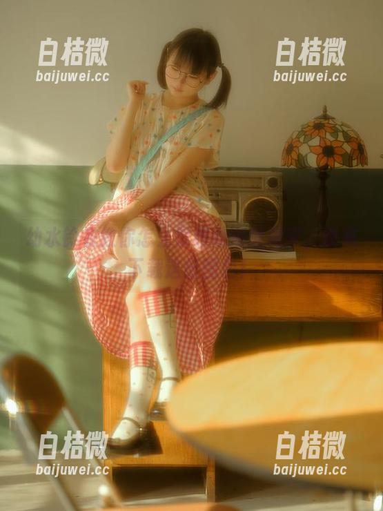 幼水铃衣教你怎么优雅地邂逅周末，快来下载这份图包！