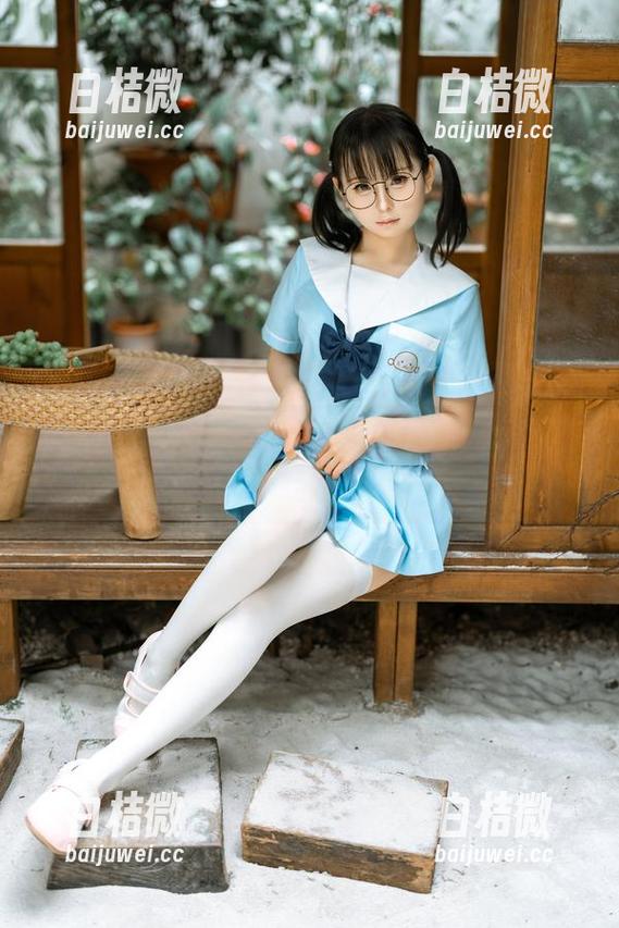 看！幼水铃衣穿皮衣，私拍中欢乐多多，图片不止一面哦！