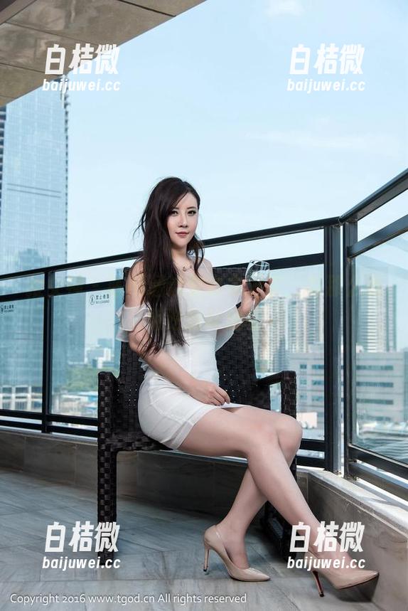 推女神 - 陈雨涵这套皮衣分享，有那么点叛逆的味道呢