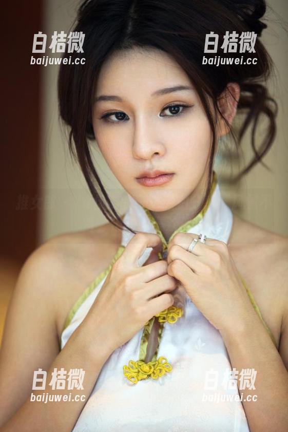 推女郎 - Yu佳妮的奇葩旅拍分享：风景不错，但我更喜欢自己